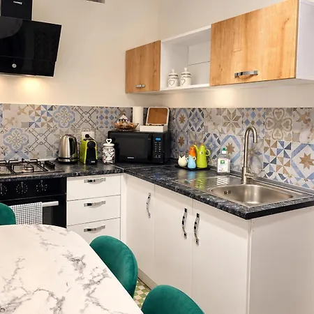 Kalina Lake Como Apartments *